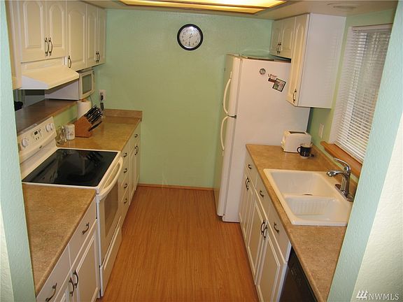 4th image of 25132 110th Pl SE #D10