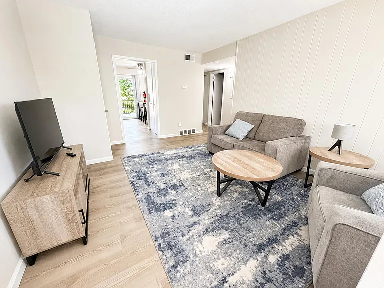 801 N Ann St #9 — Photo 3