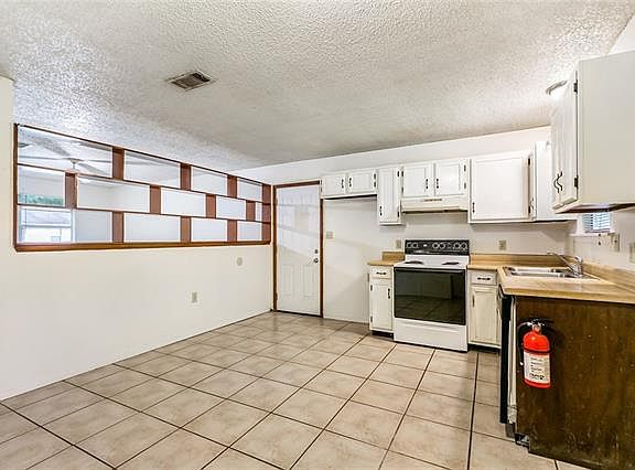 5th image of 15656 Becky Ln