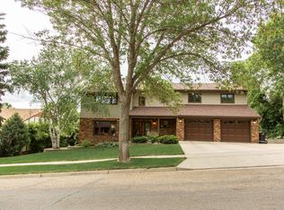 425 Aspen Ave, Bismarck, ND 58503