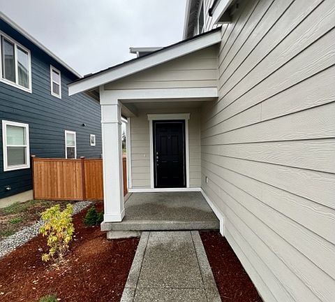 4th image of 926 Burwood St SE