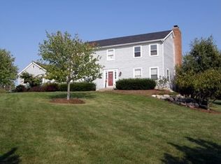 28950 W Rivers Edge Dr, Cary, IL 60013