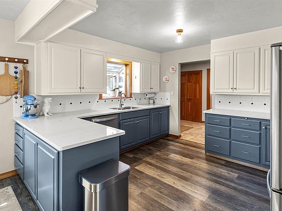 3rd image of 767 1st Ave NE
