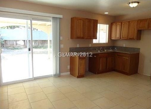 5th image of 4708 Riverbank Ln