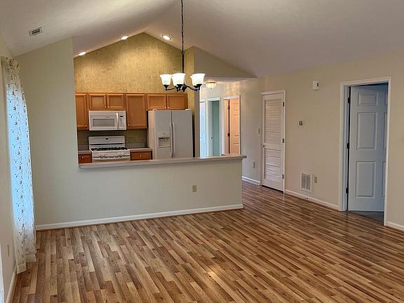 3rd image of 1845 Rosser Ln