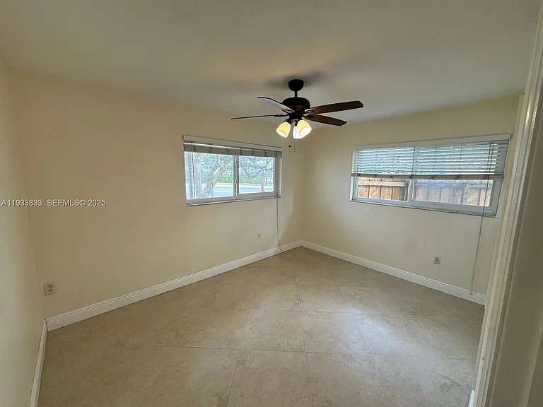 18600 SW 97th Ave — Photo 18