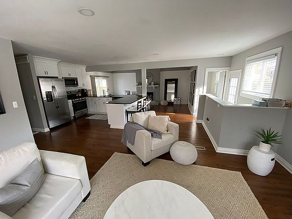 4th image of 6724 Burnham Dr