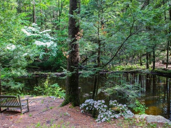 36 Laurel Hill Dr, Leverett, MA 01054
