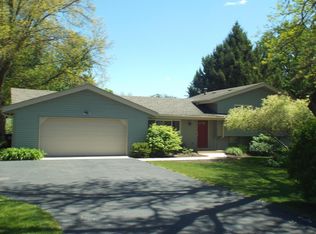 642 Homestead Ln, Rockford, IL 61102