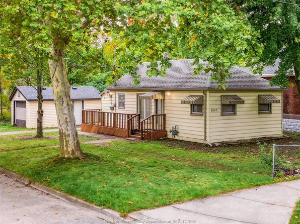 3605 Bloomfield Rd, Windsor, ON N9C 1S1