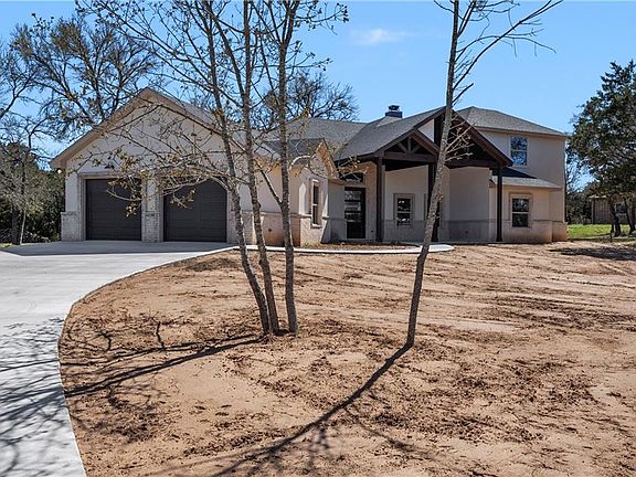 2nd image of 950 Whispering Oaks