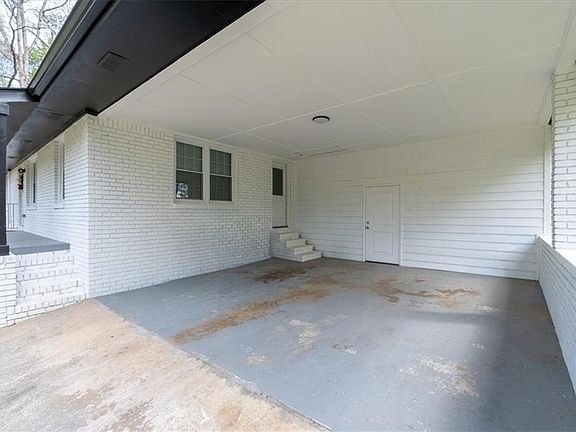 3rd image of 641 Amber Pl SW