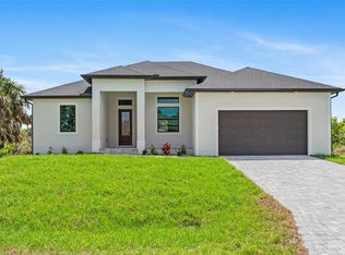 8105 Antwerp Cir, Port Charlotte, FL 33981