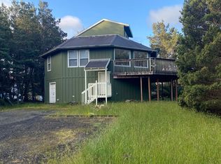 305 6th St NW, Long Beach, WA 98631