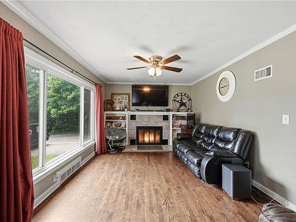 2nd image of 3321 Blue Ridge Blvd