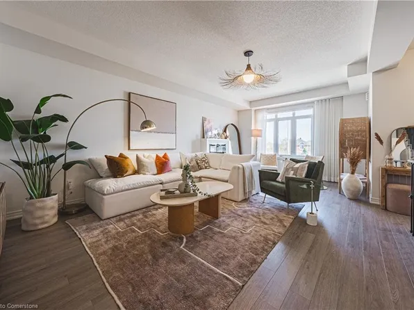 525 Dundas St E, Oakville, ON L6H 7L3