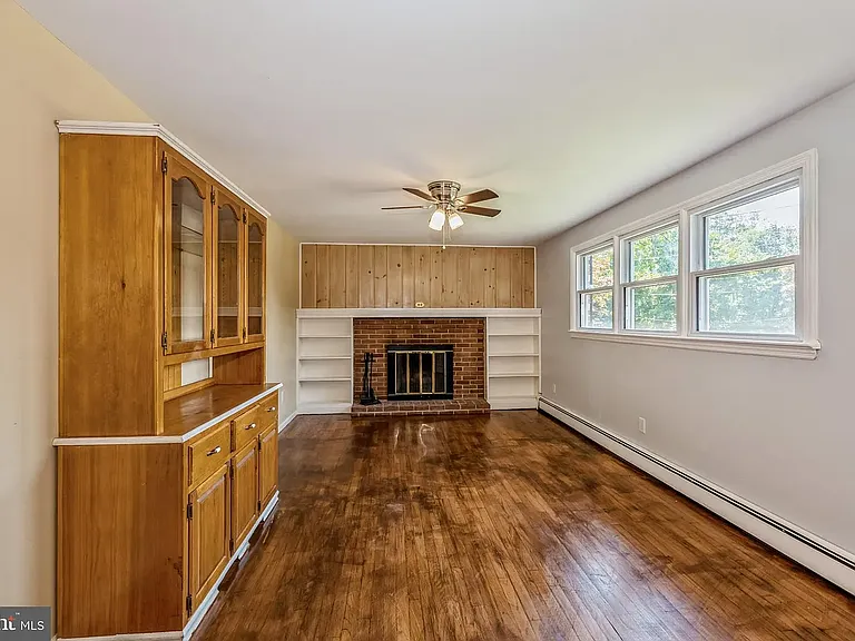 85 Dallas Ave — Photo 14