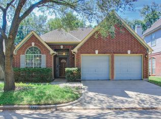 8823 Lawncliff Ln, Houston, TX 77040