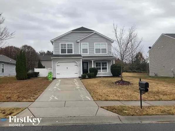 1427 Long Paw Ln, Charlotte, NC 28214