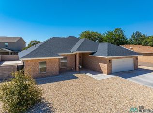 1100 E La Paloma Ln, Roswell, NM 88201