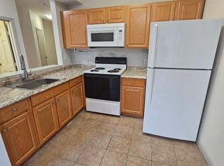 55 Highland St APT 8, Worcester, MA 01609