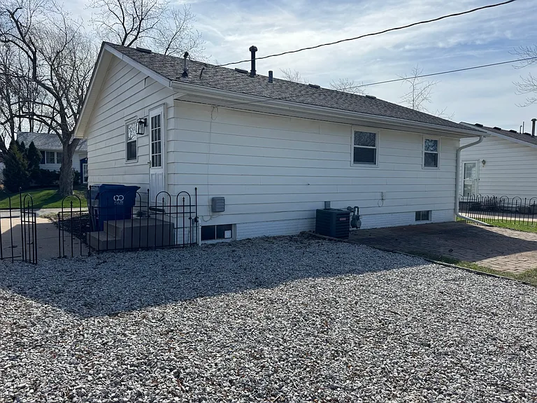 2319 Pinehurst Dr — Photo 25