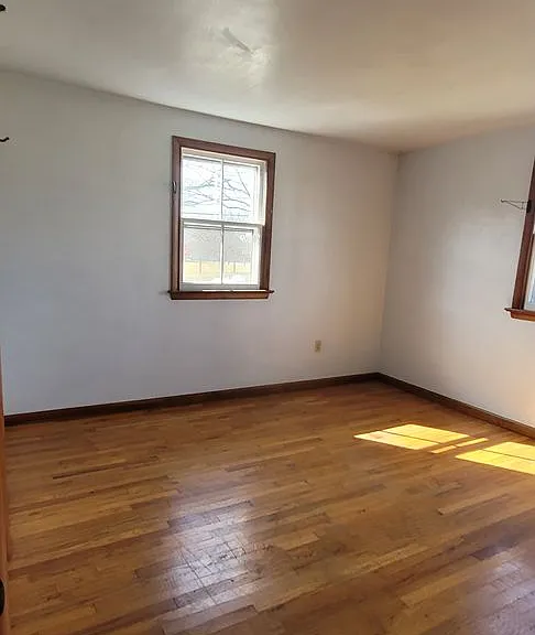 331 Newport Rd — Photo 13