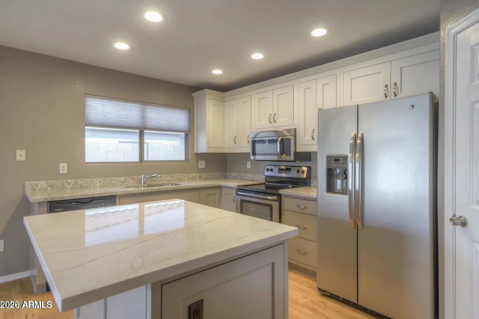 3 bed, 2.0 bath, 1421 sqft, $2,500 — Photo 1
