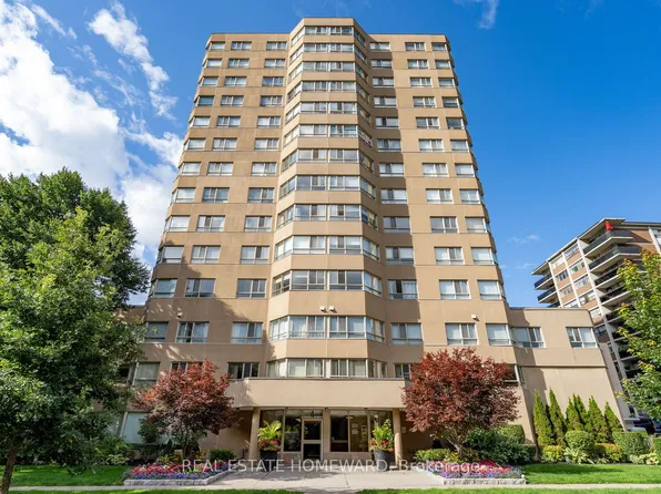 4 Park Vis, Toronto, ON