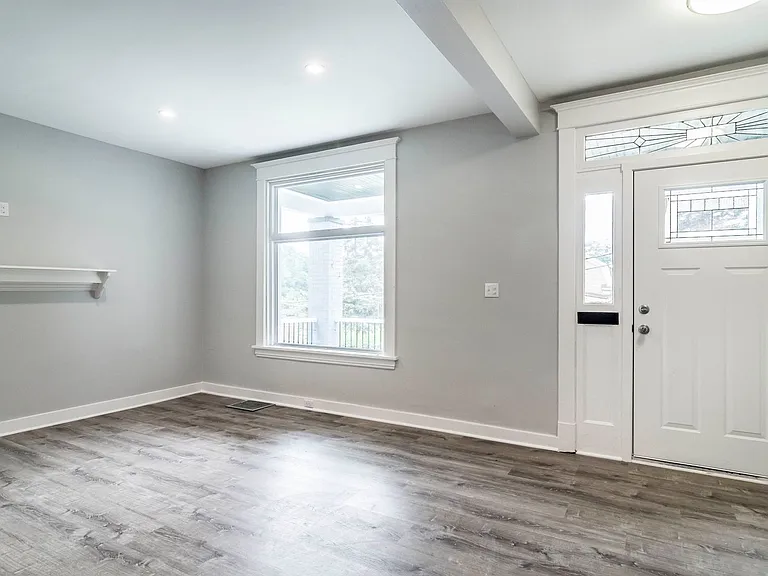 1618 Dagmar Ave — Photo 12