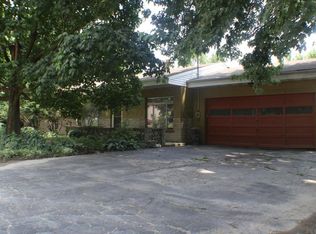 3045 El Paso Dr, Columbus, OH 43204
