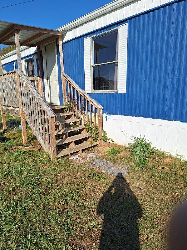 3 bed, 950 sqft, $1,250 — Photo 1