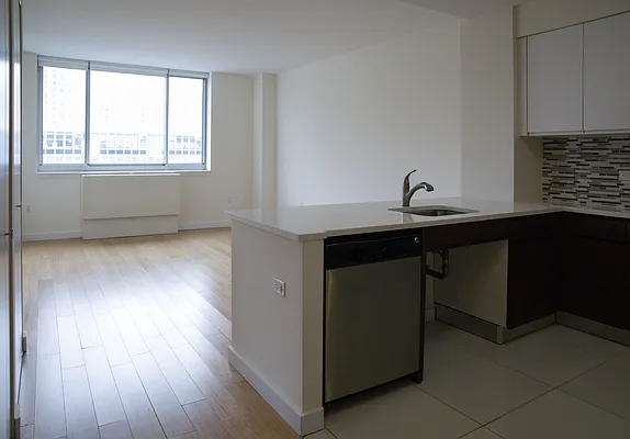 Rented by Kahen Properties | media 11