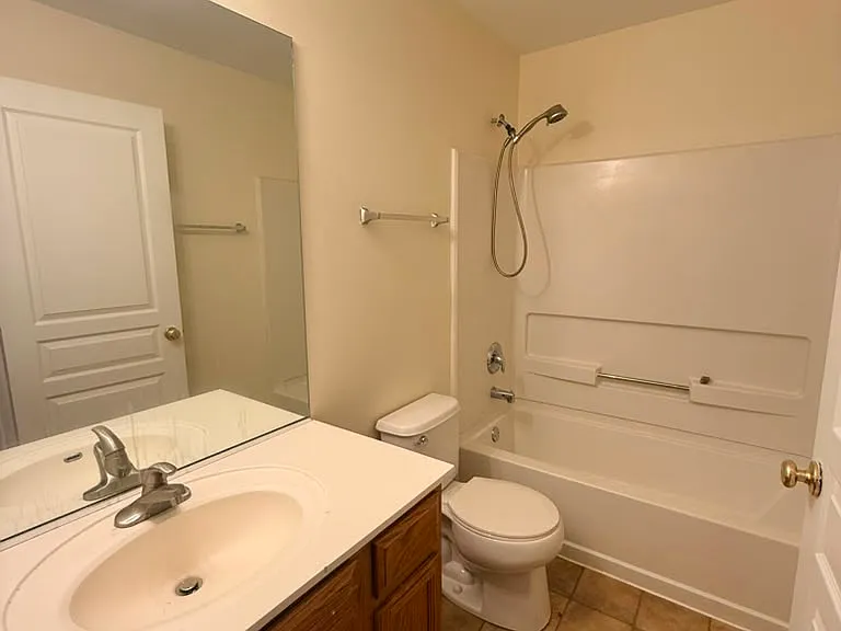 565 Conservatory Ln — Photo 10
