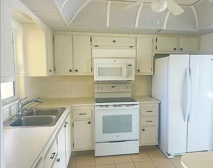 4525 Cove Cir #304 — Photo 15