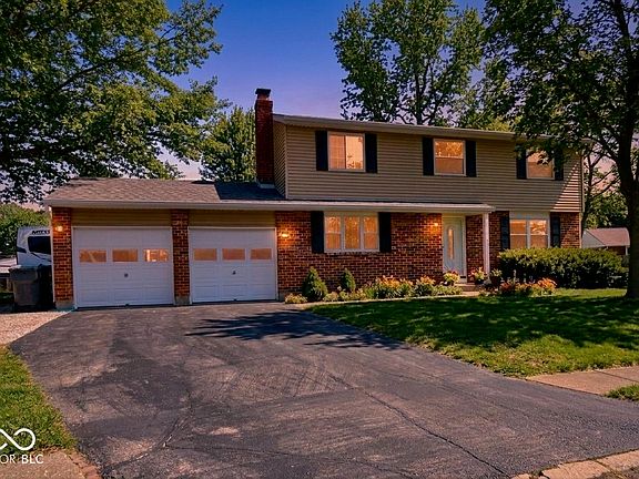 3rd image of 7613 Dawnwood Ct