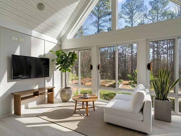 2nd image of 121 Chapel Ridge Dr