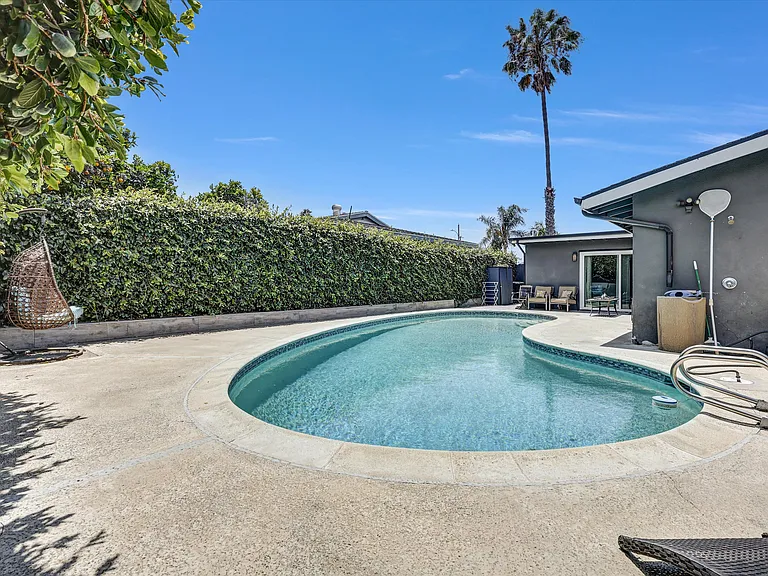 3078 Trinity Dr — Photo 23