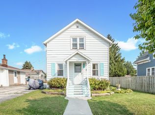 1242 Grand Ave, Sheboygan, WI 53083