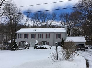 8 Clover Ln S, Vernon, NJ 07462