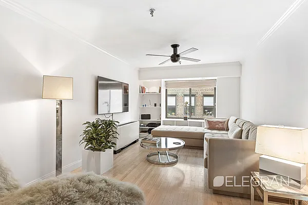 Sold by (Legacy) Elegran | media 2