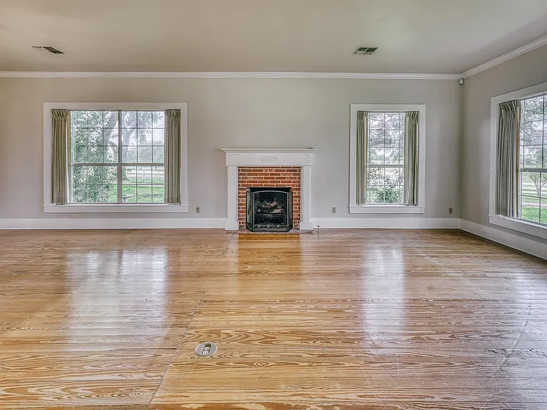 14808 Whitman Rd — Photo 4