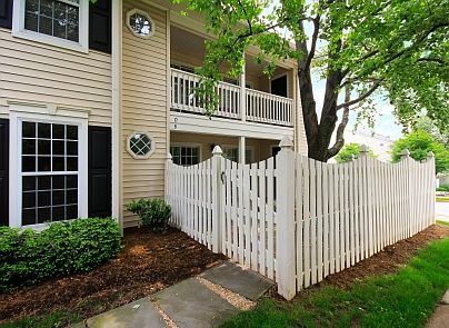 3rd image of 10198B Ashbrooke Ct