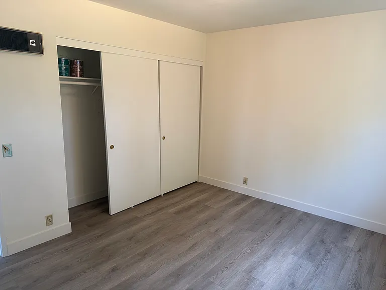 1260 E Washington Ave #8 — Photo 5