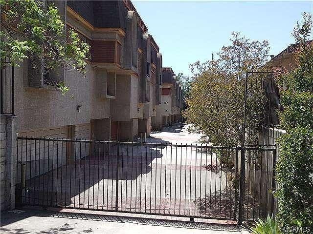 2nd image of 207 N Lincoln Ave APT G