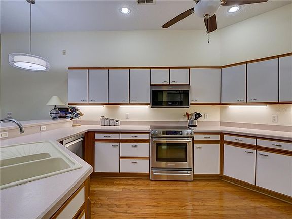 5th image of 7024 Arcadian Ct