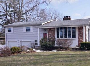 7 Appletown Rd, Smithfield, RI 02828