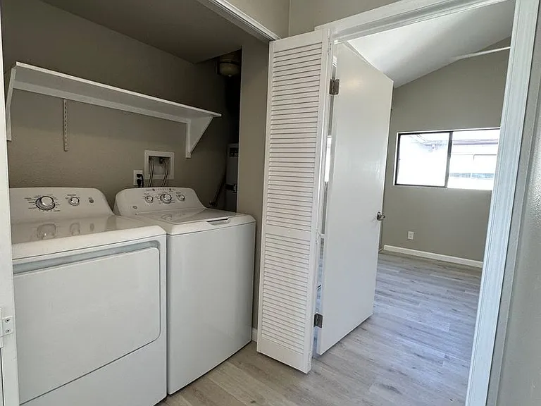 455 E St #4 — Photo 16