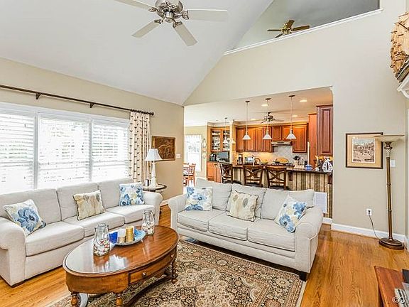 4th image of 10021 Wintercrest Dr