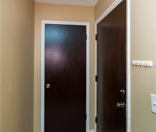 5th image of 250 Crown Oaks Way